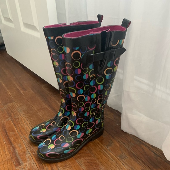 Cute Rain Boots - Picture 2 of 3